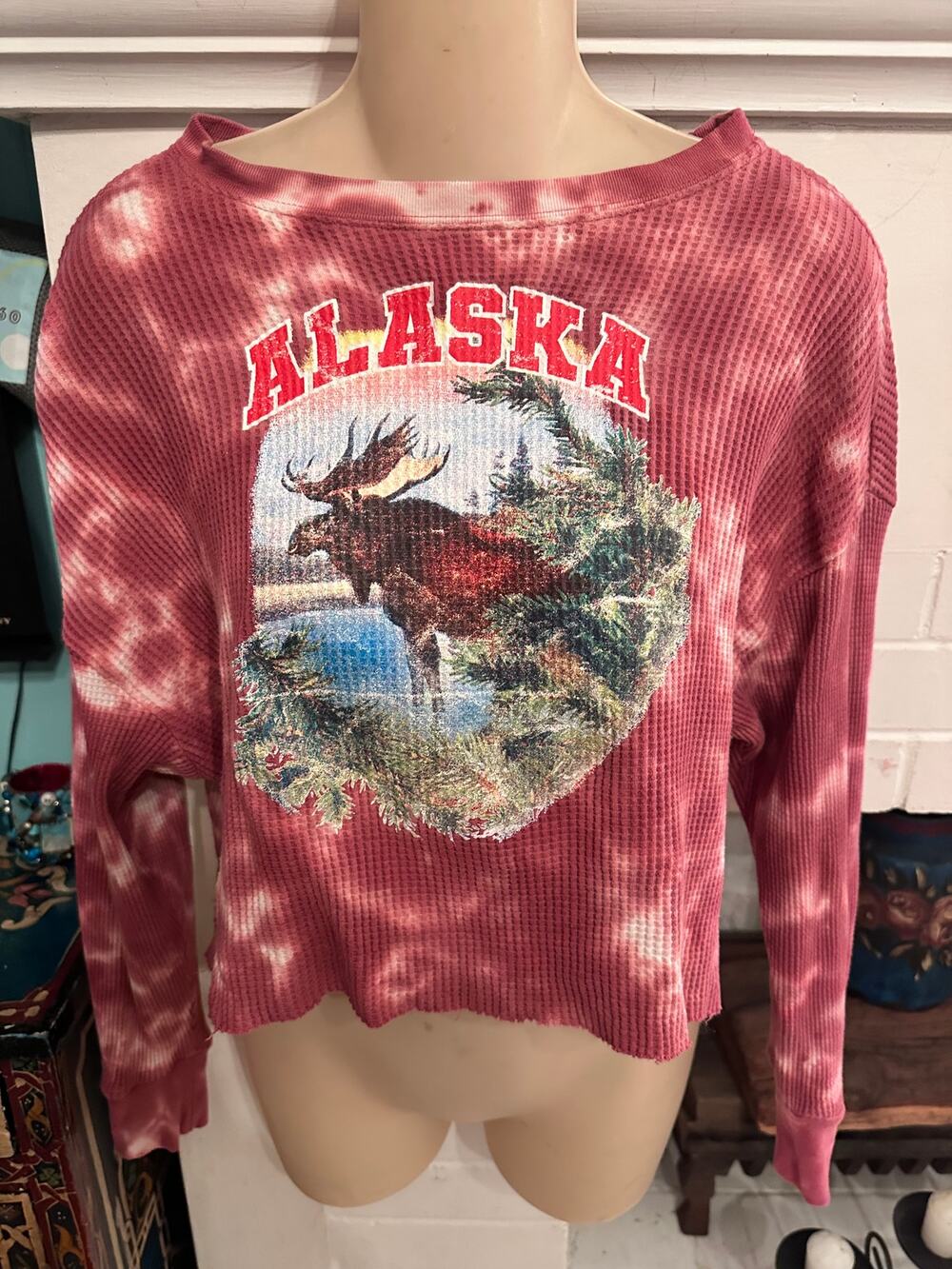 VINTAGE ALASKA MOOSE THERMAL WAFFLE TIE DYE LONG SLEEVE CROP TOP